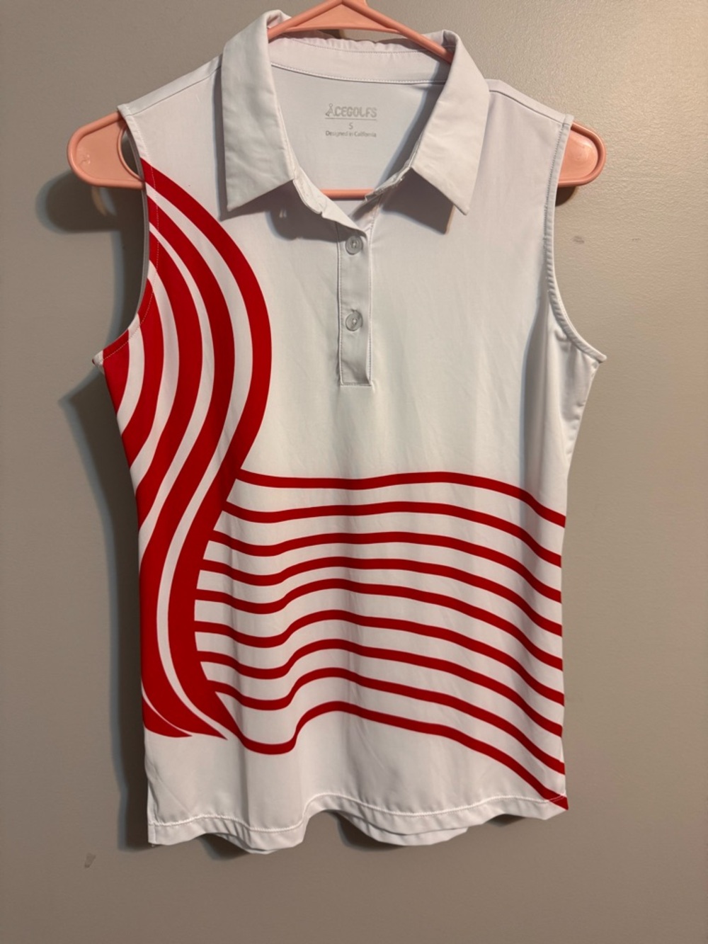 ACEGOLFS red and white Golf performance sleeveless shirt Women’s Small